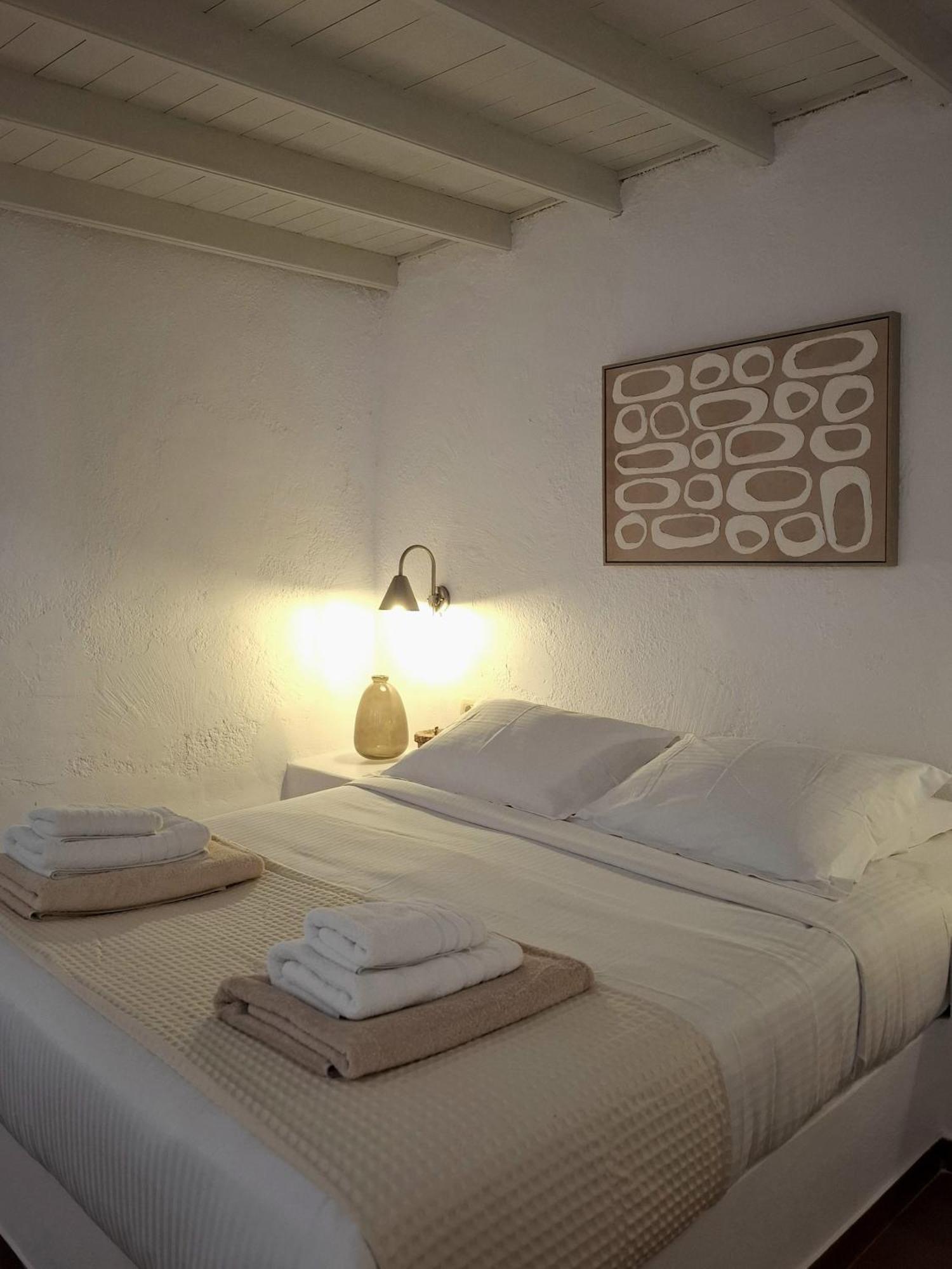 Mardanza Krokos Suites Imerovigli  Ngoại thất bức ảnh