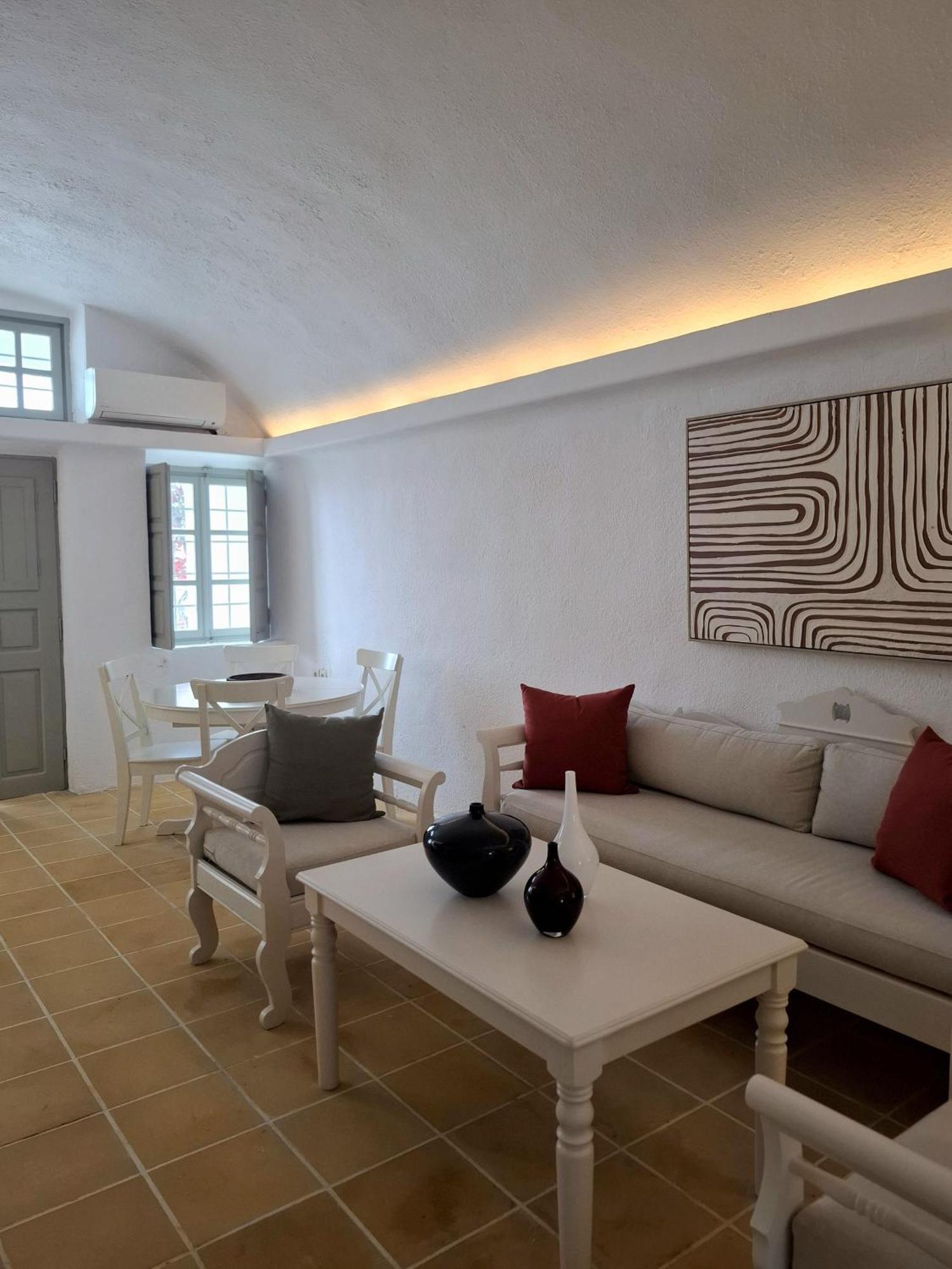 Mardanza Krokos Suites Imerovigli  Ngoại thất bức ảnh